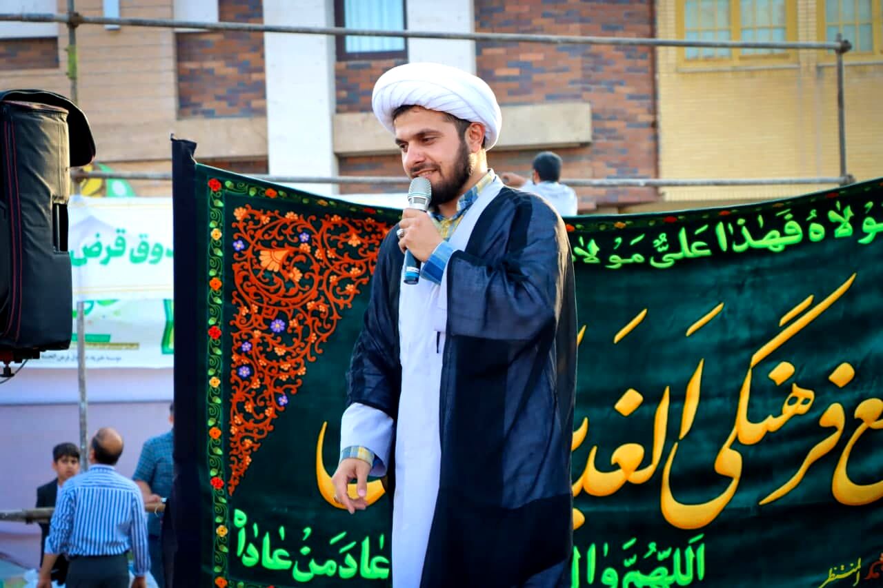 غدیر کیلومتری کاشان؛ جشن بی‌وقفه‌ی ولایت در چهارراه نماز