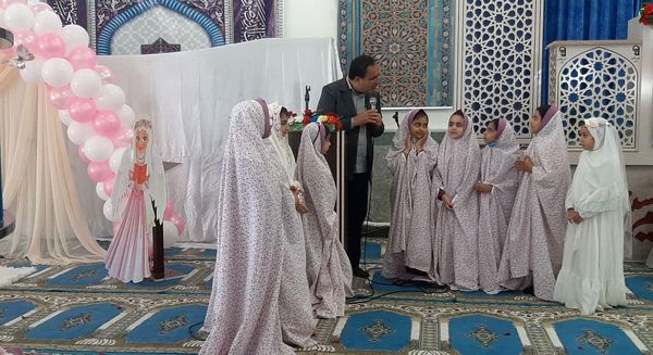 جشن تکلیف دختران دانش‌آموز پارسیان