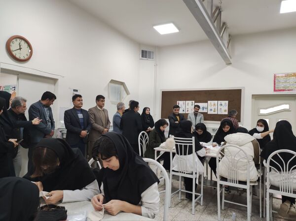 بازدید کارشناسان فحک از هنرستان فلسطین