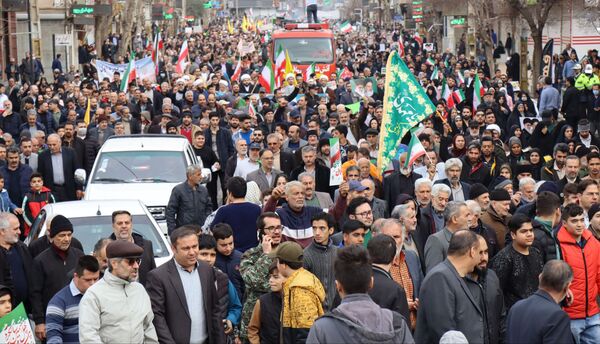 حضور پرشور مردم پاکدشت در راهپیمایی ۲۲ بهمن 