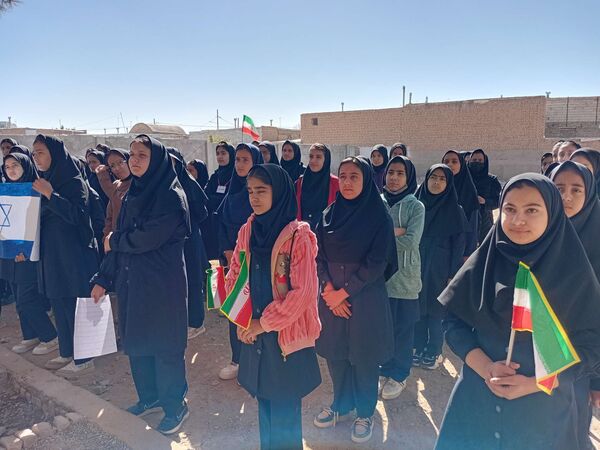 گرامیداشت سیزده آبان در دبیرستان مادرمهربان خلیل آباد