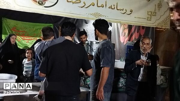 غرفه کانال حسینیه امام خامنه ای و رسانه امام رضا در دویست و شانزدهمین شب از اجتماعات مردمی نیشابور 