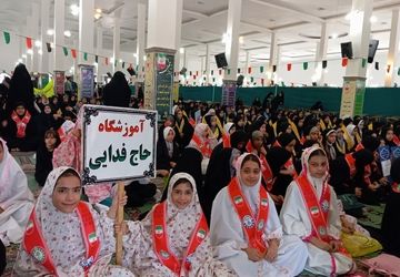 نماز جمعه ،صحنه اتحاد دانش آموزان در برابر دشمنان انقلاب