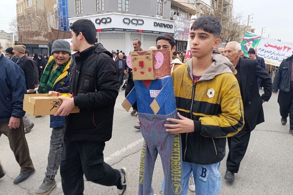راهپیمایی باشکوه ۲۲ بهمن در اسلام‌آباد غرب