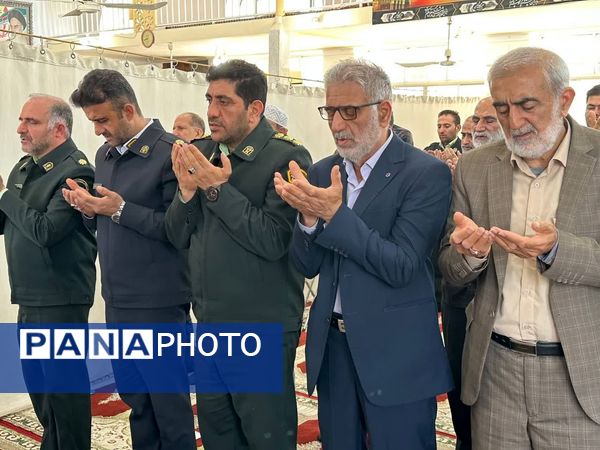 شکوه بندگی در نماز عید فطر گلوگاه