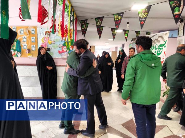 برپایی موکب مقاومت به‌مناسبت هفته بسیج در دبستان جنت ملارد 