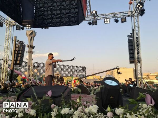 مهمانی ۱۰ کیلومتری؛ تجلی عشق به اهل‌بیت (ع) و نمادی از اتحاد