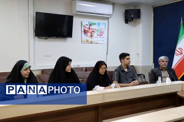 دیدار رتبه برتران کنکور سراسری با مدیرکل آموزش‌وپرورش استان البرز