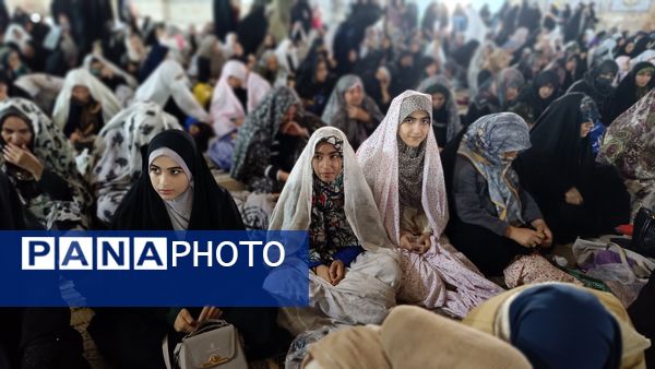 حضور پرشور دانش‌آموزان و فرهنگیان در نماز جمعه یاسوج