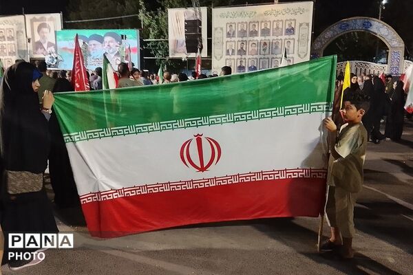 ۲۰۰ شب ایستادگی در میدان معلم