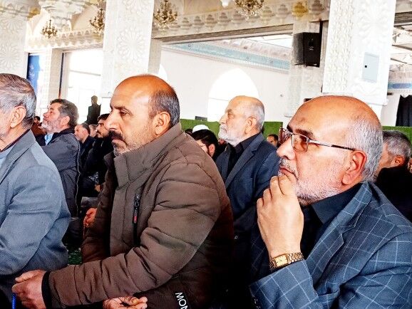 نشست شهردار کاشمر با تشکل های دانش‌آموزی دبیرستان نمونه آیت الله خامنه‌ای کاشمر