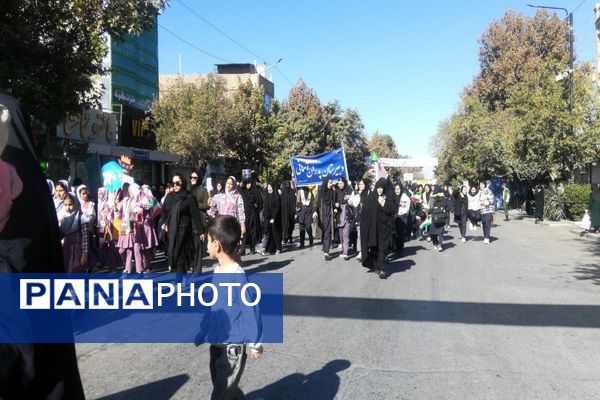 راهپیمایی یوم‌الله ۱۳ابان ماه در شهرستان نیشابور 