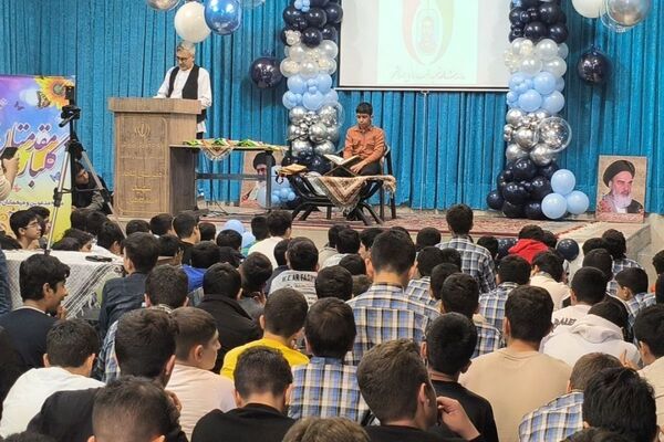 آیینی از معنویت، ایثار و دانش در دبیرستان شاهد شهید احمد کاظمی