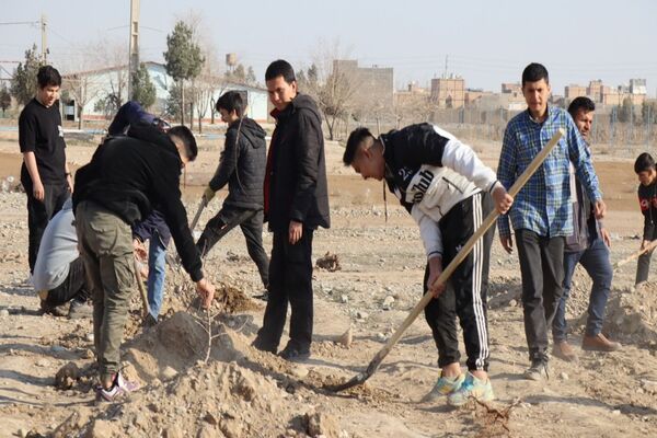 آیین روز درختکاری در هنرستان کشاورزی شهید باهنر پاکدشت 