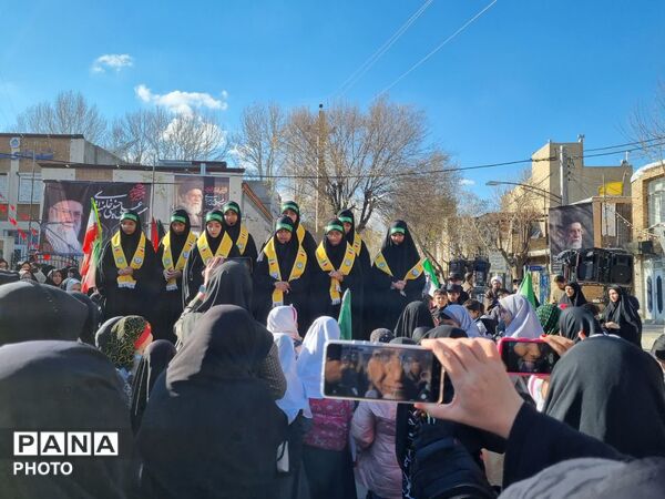 اجتماع بزرگ مربیان و دانش‌آموزان پیشتاز در همدان