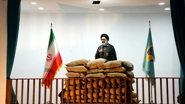  شهدا و ایثارگران ستون‌های عزت و استقلال ایران اسلامی‌ هستند