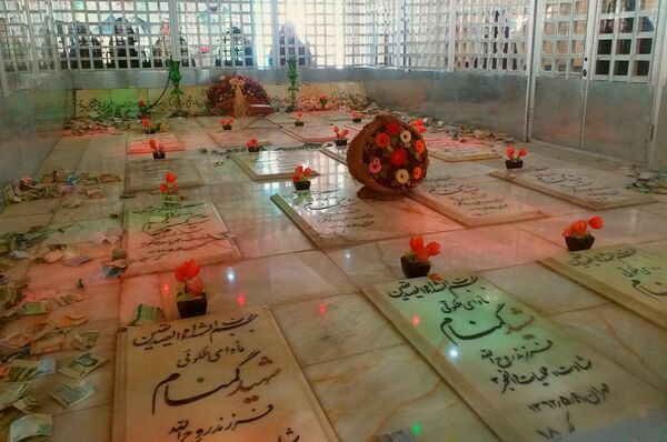 دختران اثرگذار شهرستان‌های تهران مزار سردار دلها و شهیده آیدا قاسمی را زیارت کردند