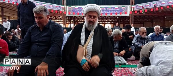 تجلیل از افتخارآفرینان عرصه نماز و قرآن ملایر