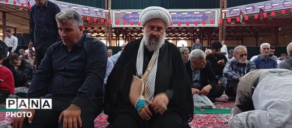تجلیل از افتخارآفرینان عرصه نماز و قرآن ملایر
