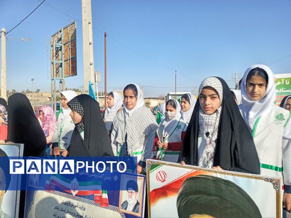 حضور دانش‌آموزان بخش سراب میمه در راهپیمایی۲۲بهمن 