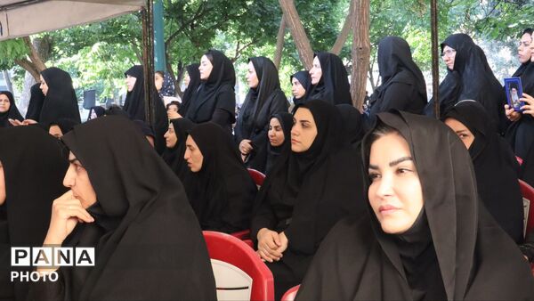وداعِ اشک‌آلودِ هزاران فرهنگی با رهبرِ شهیدِ آسمانی