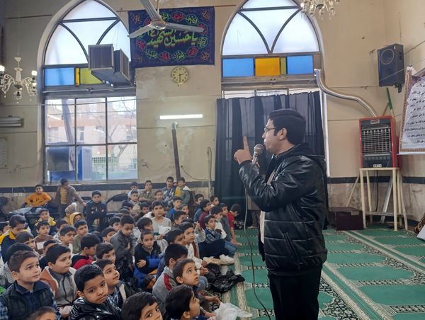 مسجد حسین‌بن‌علی (ع) میزبان لبخند دانش‌آموزان در جشن میلاد دو امام