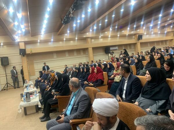 تجلیل از دانش‌آموزان برتر عشایری و کنکور سراسری در گنبد
