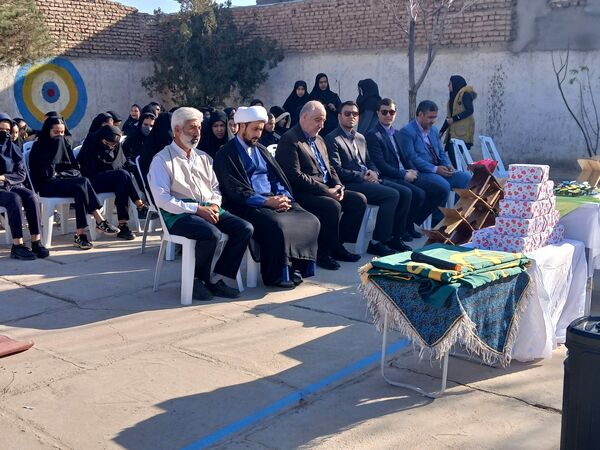 گرامیداشت هفته قرآن، عترت و نماز در آموزشگاه مرحوم صفری شهرستان خلیل آباد