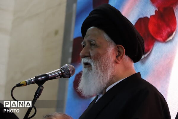 شب اربعین قائد امت اسلام در دانشگاه آزاد اسلامی مشهد