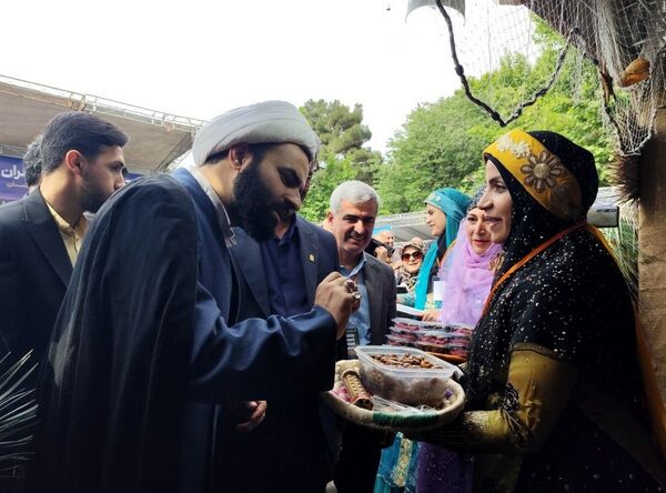 بازدید معاون پرورشی و فرهنگی وزارت آموزش و پرورش از نمایشگاه دستاوردهای کانون‌های فرهنگی تربیتی استان بوشهر