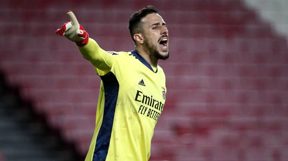 سنگربان سابق بنفیکا به پرسپولیس نزدیک شد