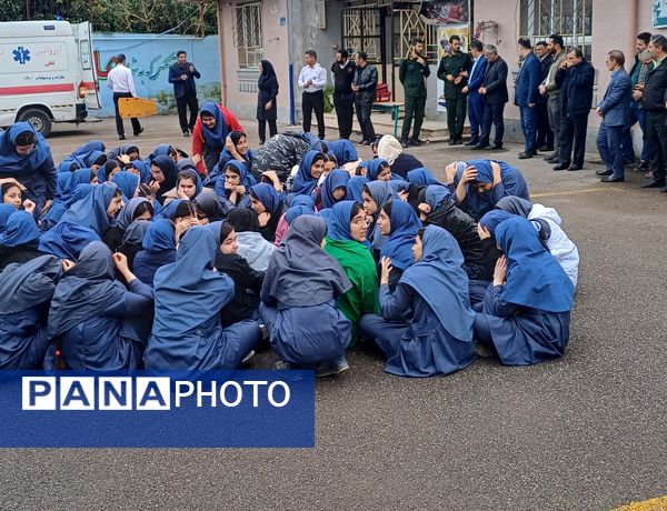 برگزاری مانور زلزله و ایمنی در مدارس خشکبیجار