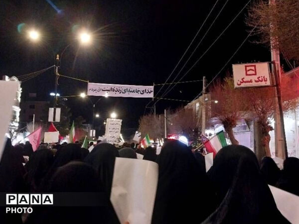 سنگر ما خیابان است