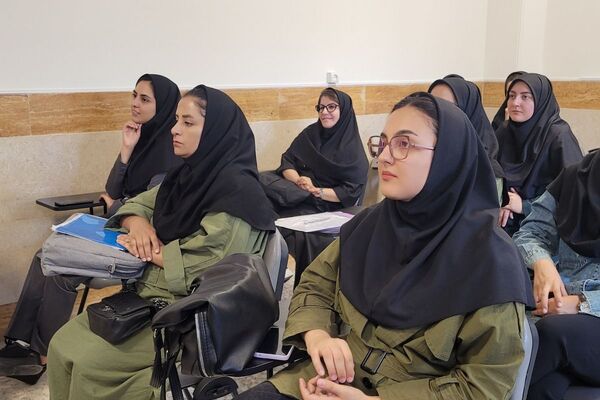جلسه شورای معلمان دبیرستان نمونه دولتی ولایت