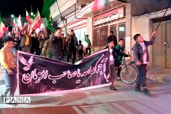 مردم بن میدان حماسه را خالی نمی‌کنند 