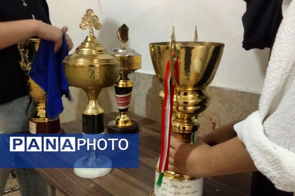 اجرای طرح غبارروبی نمازخانه مدارس در دبیرستان توحید یک شهرستان قدس