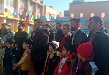  جشن پدر پسری در دبستان خوارزمی
