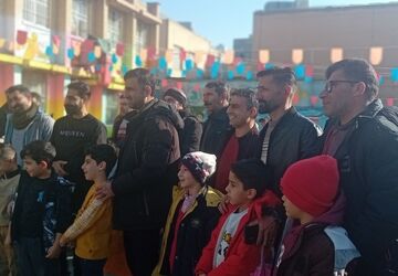  جشن پدر پسری در دبستان خوارزمی