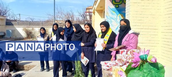 گرامیداشت یوم الله ۲۲بهمن ماه و دهه فجر در دبیرستان حضرت فاطمه(س) شهر بار نیشابور 