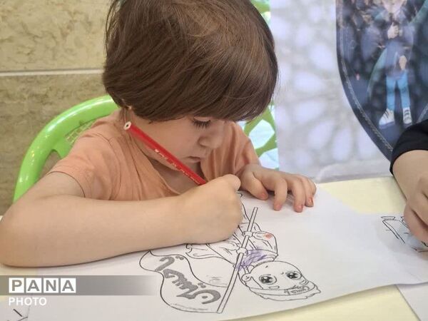 برپایی موکب کودک در جوار شهدای گمنام منطقه ۱۸ 