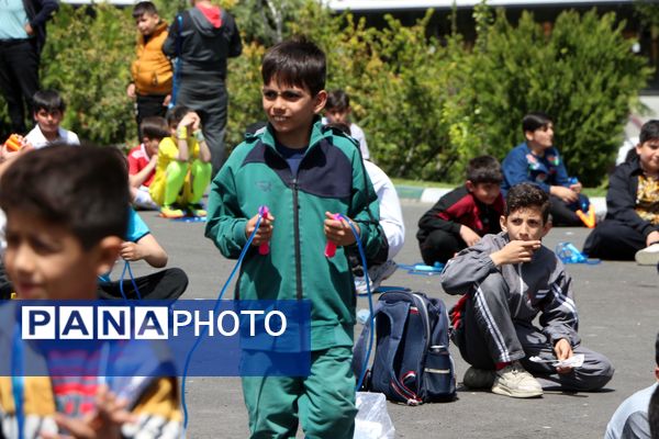 بزرگ‌ترین همایش طناب‌زنی دانش‌‌آموزی در تبریز