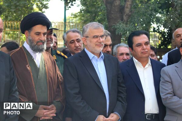 عطرافشانی مزار شهدای گمنام نظرآباد 