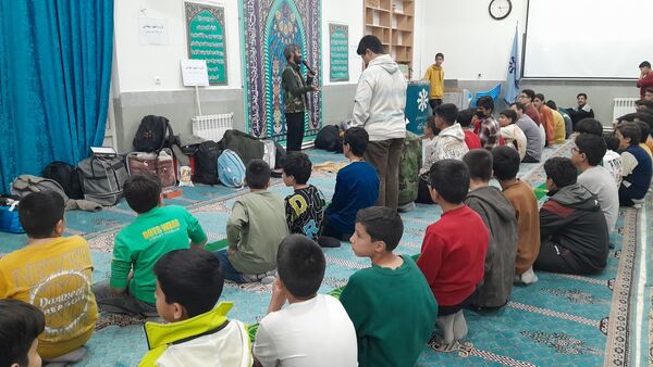 برپایی اردوی شبانه مقاومت در دبیرستان شهید بهشتی