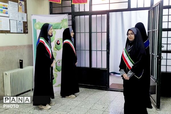 شروع تکاپوی آموزشی در دبیرستان شایستگان 