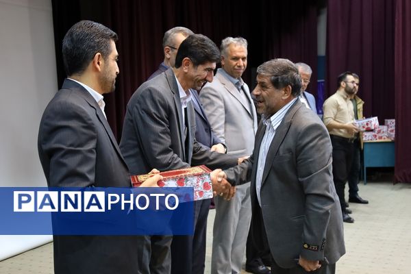 مراسم هفته پیوند اولیا و‌ مربیان در آذربایجان غربی