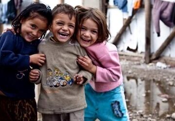 خیّر دارابی با اقدام زیبای خود، لبخند بر لب کودکان غزه نشاند