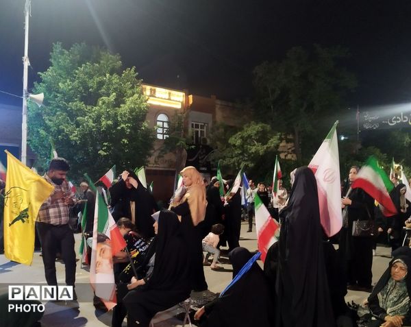 ما صحنه را خالی نمی کنیم