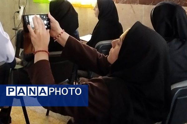 برگزاری مینی دوره هوش مصنوعی در دبیرستان حکمت بهارستان‌دو