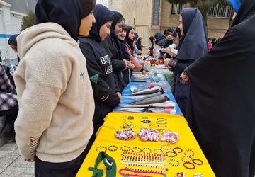 جشنواره صنایع دستی و مواد غذایی توسط دانش‌آموزان مدرسه فاطمیه 