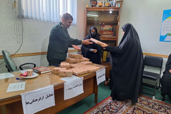 جلسه ستاد دهه فجر در حوزه حضرت زینب(س)بسیج سپاه احمد ابن موسی (ع) در شیراز 